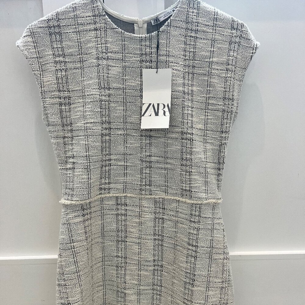 ZARA BRAND NEW Dress ,Black/Grey/white design.  Hits above the knee.